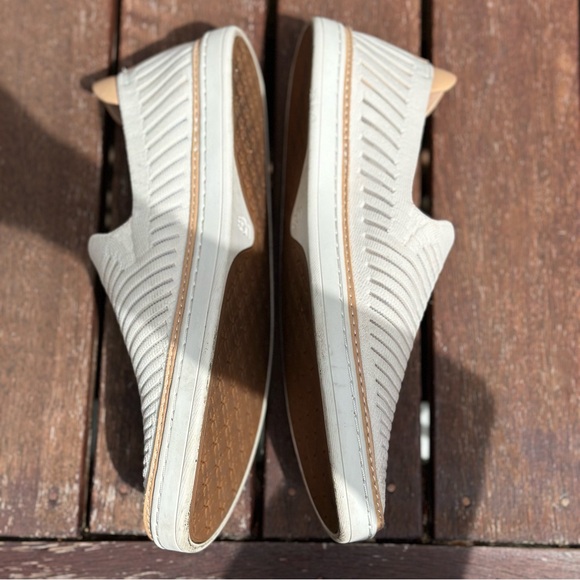 Ugg Sneakers - Picture 3 of 6